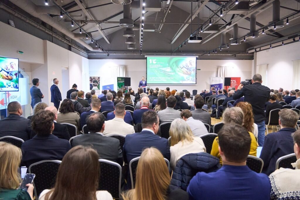 Szinergiák az innovációs ökoszisztémában: Tíz év a hazai kutatás-fejlesztés és innováció szolgálatában STRADAMUS Szinergiák az innovációs ökoszisztémában: Tíz év a hazai kutatás-fejlesztés és innováció szolgálatában STRADAMUS